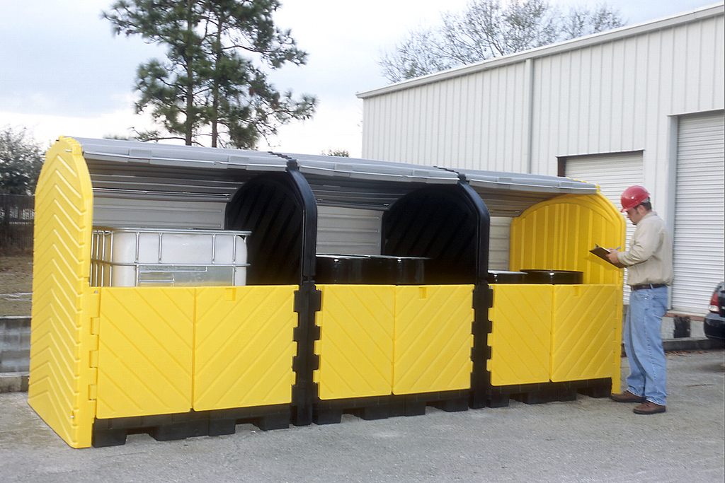 UltraTech Hard Top P12 Plus Spill Pallet 9653 - 12 Drum - With Drain